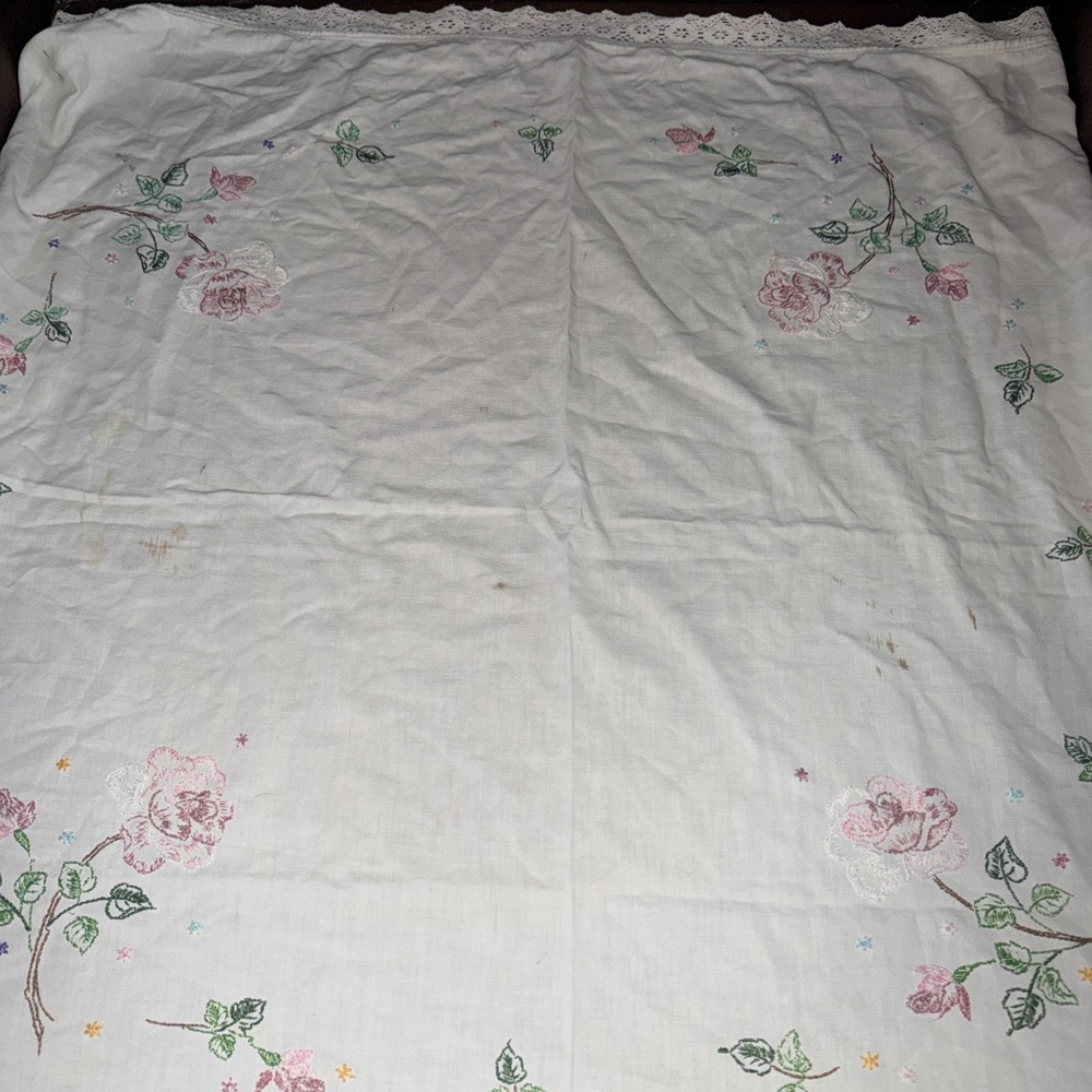 Vintage Hand Embroidered Climbing Vibrant Floral 36" x 42"Tablecloth